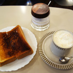 ヘッケルン - ウインナーコーヒー
                                トースト