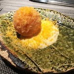 エクアトゥール - オマール海老のクロケット、タルタルソース、ミモレット