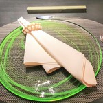 エクアトゥール - テーブルセッティング