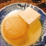 なな治 - おでん  大根と豆腐