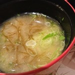 鮨 水月 - お椀。もずく、葱入り。