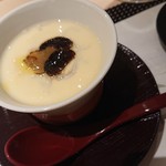 鮨 水月 - しらすの茶碗蒸し、トリュフのせ。