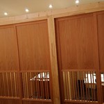 鮨 水月 - 夜景が見える半個室。2人から自由にセット可能らしい。