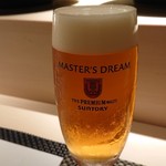 鮨 水月 - マスターズドリーム生グラス。泡が細かい♪
