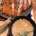 とんかつ しお田 - しっかり味の具沢山とん汁とわがままとんかつ