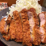 とんかつ しお田 - たっぷりロースはとびきりのボリューム感