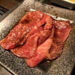 黒毛和牛一頭買焼肉 醍醐 - カルビ