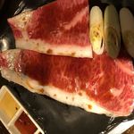 黒毛和牛一頭買焼肉 醍醐 横浜店 - サーロインの焼きスキ