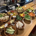 串カツ 博多空気椅子酒場 - 野菜の種類が豊富で、しかも食べ放題！