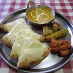 インド・ネパールレストラン　プルニマ - チキンティッカセット の チーズナン