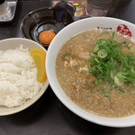 Masutaniramen - らーめん並 脂少なめ 麺硬め 辛味少なめ 810円
                        ライス並 サービス 生卵 50円 税込