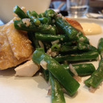 111066802 - ローストチキン、インゲンのサラダ仕立て