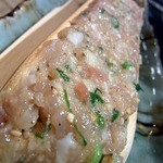 めっちゃ美味しそうですよね。 たまらないビジュアルです。 お鍋がグツグツしてきたら入れましょう。