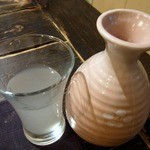 東心斎橋 ほおずき - ビールも飲み干してしまったので、日本酒に変更です。 新酒で旨いのをって、店主さんにお願いして美味しいのをセレクトしてもらいました。