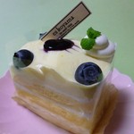 パティシエ エス コヤマ - マスカルポーネとブルーベリーのお菓子