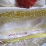 ル・ジャルダン・ブルー - 間のクリームにもイチゴ