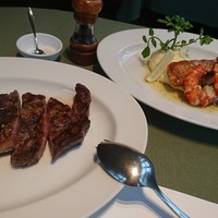 37 Steakhouse & Bar - 