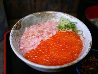 いくら家　丼 - ■マグロのタタキ生いくら 1380円