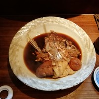ろっこん - 鯛のアラ煮。上品でおいしい。梅干しがいい感じ。
