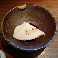 ろっこん - おぼろ豆腐にまさか辛子とは。意外ですが、おいしい。