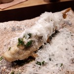 炭火割烹 白坂 - 
      稚鮎のから揚げ　蓼酢　木の芽　ペコリーノチーズ　