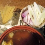 ラ プランシュ - 鍋に入れるパスタと野菜