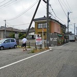 虹工房のパン屋さん - 裏通りに面しています