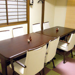 Kyou Dou - 2階の個室。和風ですが、テーブル席。