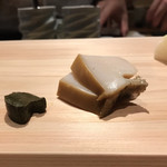 鮨 利﨑 - 煮アワビ。
      美味し。
