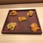 鮨 利﨑 - 5種類の雲丹。
      美味し。