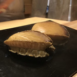 鮨 利﨑 - 煮アワビ。
      美味し。