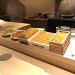 鮨 利﨑 - 5種類の雲丹。
      美味し。