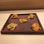 鮨 利﨑 - 5種類の雲丹。
      美味し。