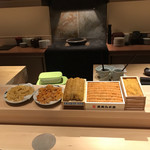 鮨 利﨑 - 5種類の雲丹。
      美味し。