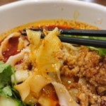 香味餃子 - マーラー刀削麺の麺アップ