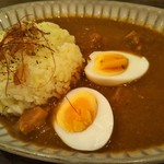 Roji Urano Curry Yasan Himawari - トマトチキンカレー 680円、トッピング ゆで玉子 +100円