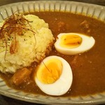 Roji Urano Curry Yasan Himawari - トマトチキンカレー 680円、トッピング ゆで玉子 +100円