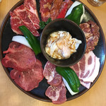 焼肉処 まるます家 - まるます家定食♬ 2000円
      ちょっと迷うけど…
      結局コレになってしまう(*ˊᵕˋ*)