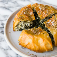 フェタチーズとワイルドベジタブルのグリークパイ