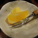 鍋茶屋 - うな重のデザート（オレンジとパイナップル）