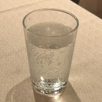 石塀小路 朝粥と出し茶漬け KOI-KOI - 《朝粥膳¥2484税サ込》
      ●食前のお飲み物 フリードリンク（セルフ）
      ・南禅寺レモン水（炭酸水）