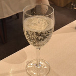 石塀小路 朝粥と出し茶漬け KOI-KOI - 《朝粥膳¥2484税サ込》
      ●食前のお飲み物 フリードリンク（セルフ）
      ・スパークリングワイン