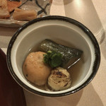 石塀小路 朝粥と出し茶漬け KOI-KOI - 《朝粥膳¥2484税サ込》
      ●焚合:野菜巾着、茄子煮、蒟蒻など、青身