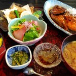 徳造丸 魚庵 - 全景。