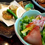 徳造丸 魚庵 - 鯵のサンガ揚げとマグロの生ハムサラダ。