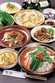 Hom Ba Souru No Ajimi Ga - 季節の牡蠣がフンダンに入ったクル=牡蠣チゲは、牡蠣のプルプルがたまりません♪