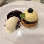 サラマンジェ ド ヨシノ - アイスとブルーベリータルト