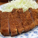 とんかつや - 特大トンカツ。