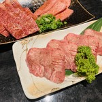 肉家 串八 - 