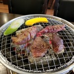 Sumibi Yakiniku Gyuudou - 良い変化の色合い。